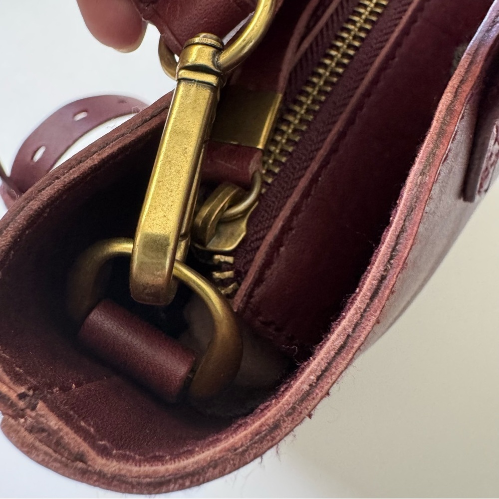 Madewell The Zip Top Transport Crossbody in Burgundy Red Leather - Picture 9 of 15